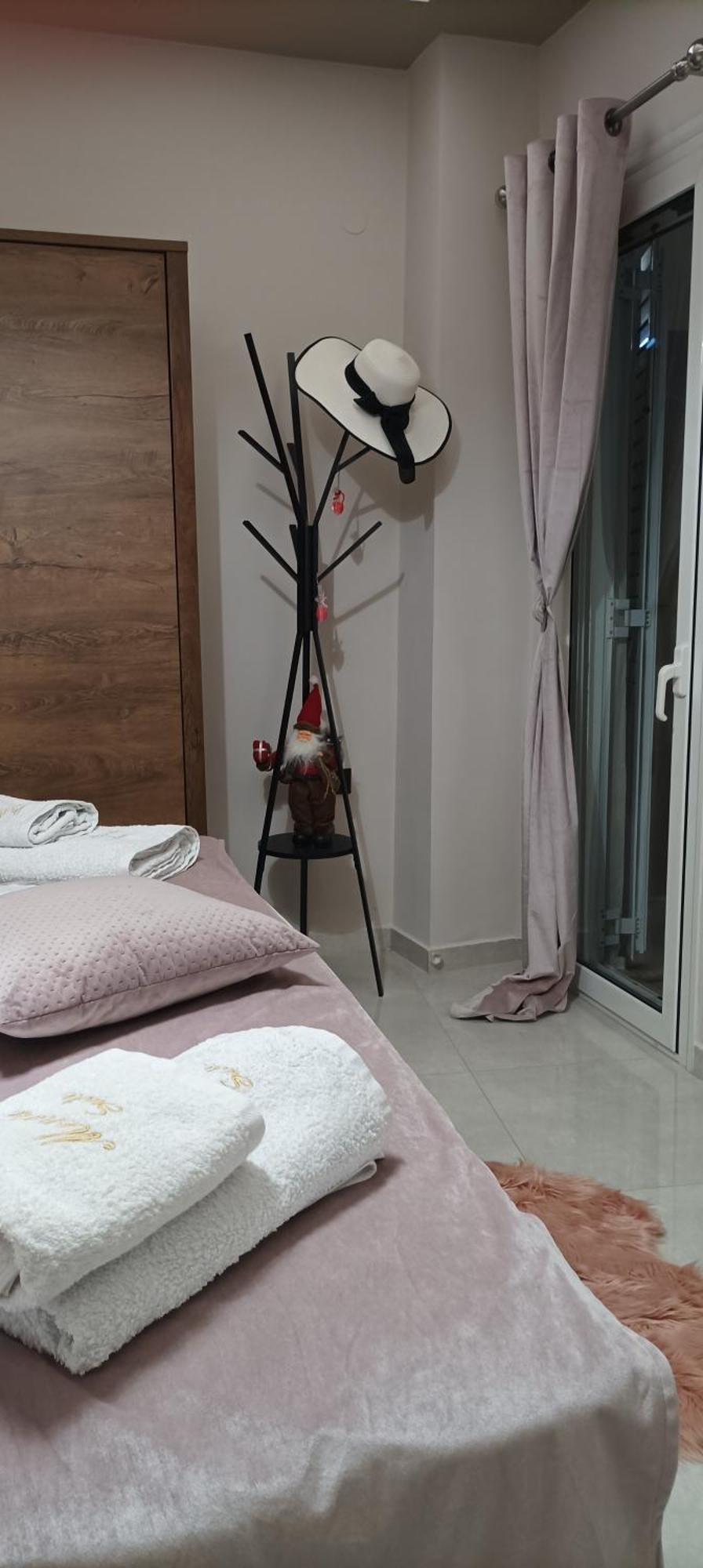 Menda Suite Candia Esterno foto